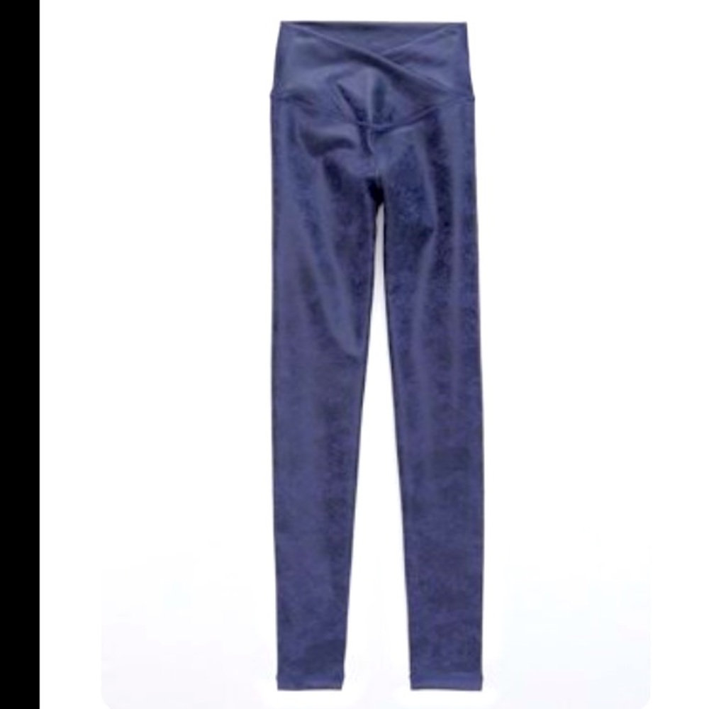 The Hugger Crossover Leggings